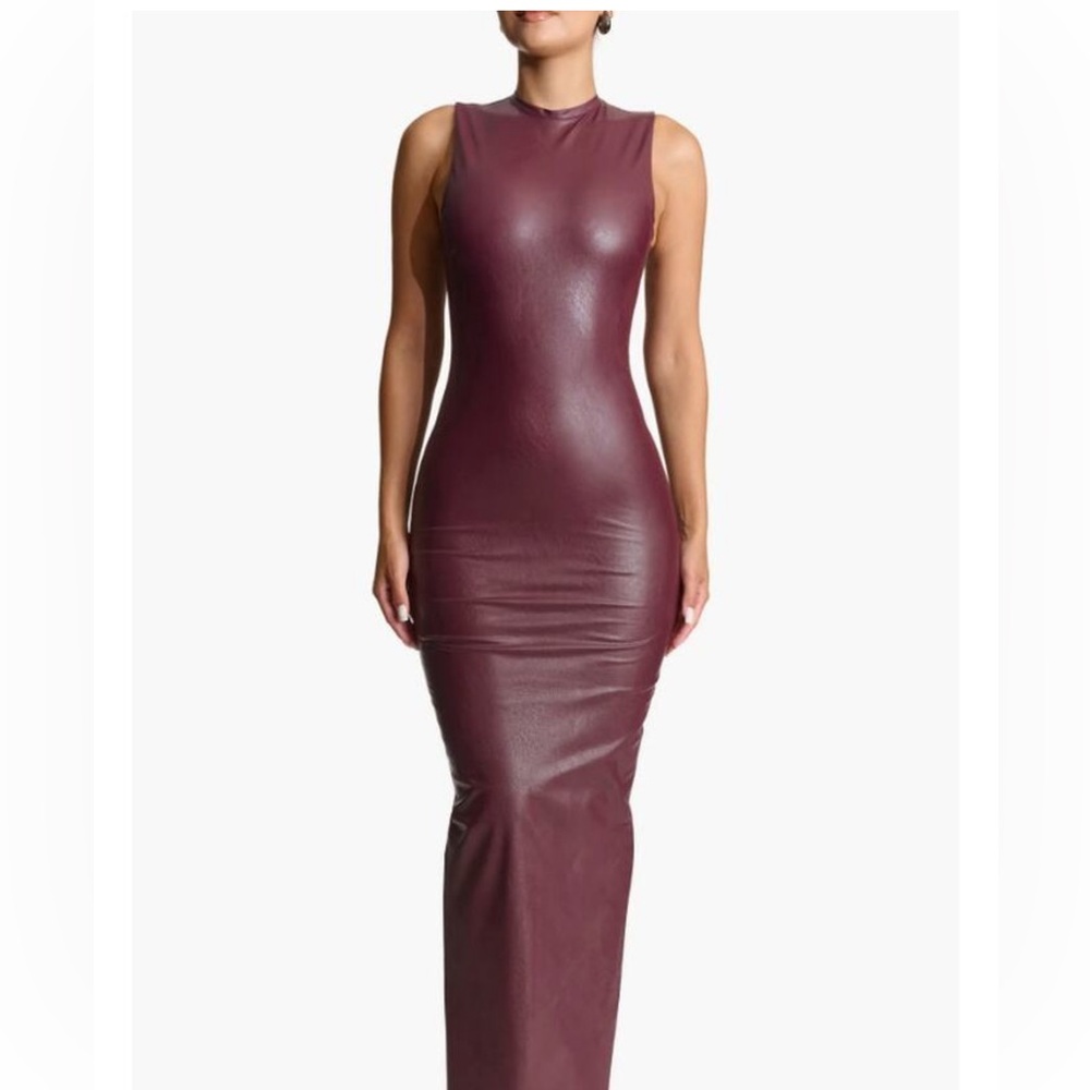 Naked Wardrobe liquid faux dress ‘dark plum’